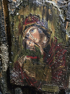 Εικόνα της Παναγίας και του Χριστού μεταχειρισμένη, πάνω σε ξύλο