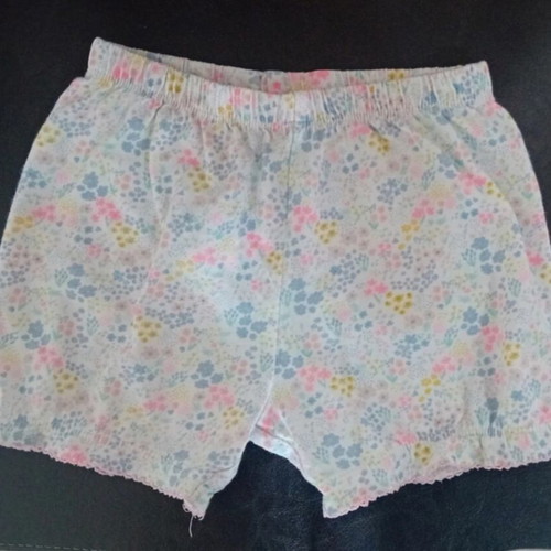 Girls' cotton shorts pajamas like new, colorful