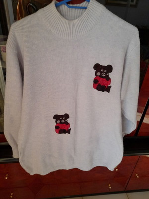 Wool sweater like new with teddy bears size M
