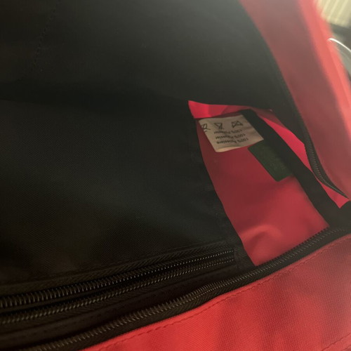 United Colors of Benetton crossbody bag like new, black and red