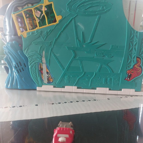 Hot Wheels Portable Shark Track Set used, 2008 Mattel toy