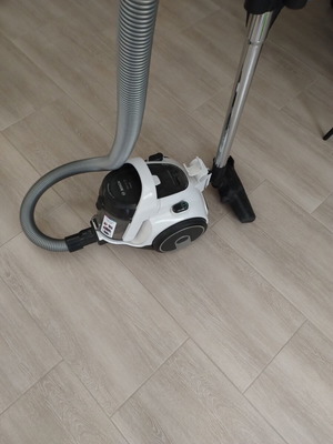 Ηλεκτρική σκούπα Bosch BGS05A222 σαν καινούργιο με πλενόμενο φίλτρο και εξαρτήματα