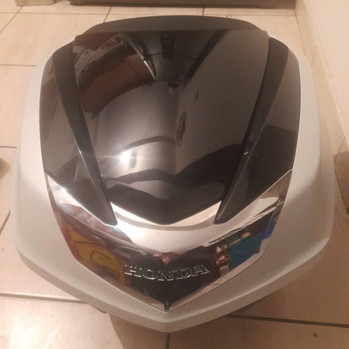 Μπαγκαζιέρα Honda SH 125 150 και για Mobe καινούργια με μηχανισμό open