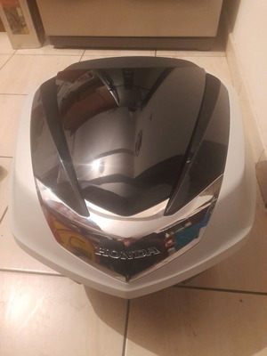 Μπαγκαζιέρα Honda SH 125 150 και για Mobe καινούργια με μηχανισμό open