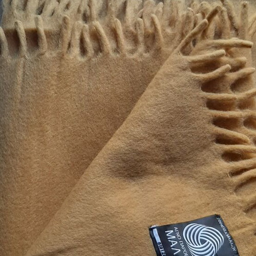 Wool Blanket like new 180×220 cm, green and camel colors, pack of 2