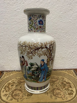 Italian vase used in Chinese style from 1950-60s