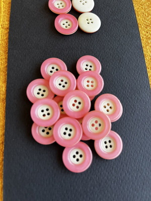 Vintage pink and white buttons 17.5 mm, pack of 15