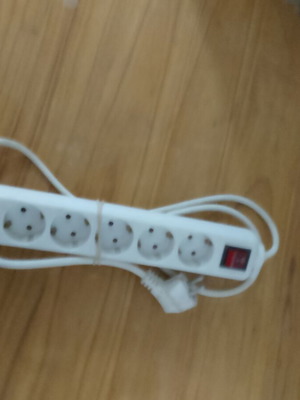 Power strip 6 outlets with switch like new