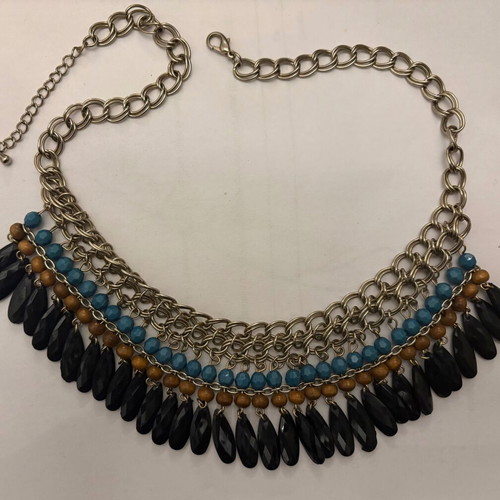 Choker with beads like new, multicolored and gold-tone
