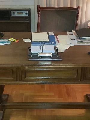 Classic desk like new, walnut 1.50×0.75 m