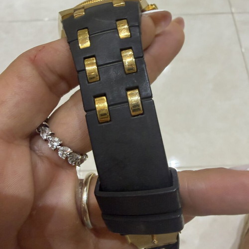 Black Label women's wristwatch 46mm battery with black rubber strap