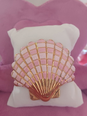 Handcrafted shell bracelet in pink and gold tones like new