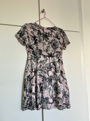 Missguided floral φόρεμα σαν καινούργιο, πολύχρωμο, μέγεθος L