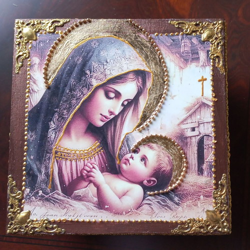 Christmas wooden box new with decoupage and ball