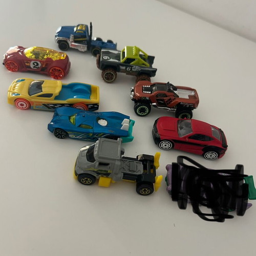 Hot Wheels toy cars used, pack of 8 pieces