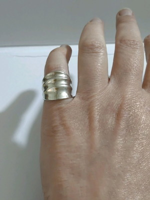 Silver 925 handmade chevalier ring with opening like new