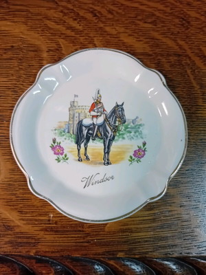 Old souvenir plate used from England
