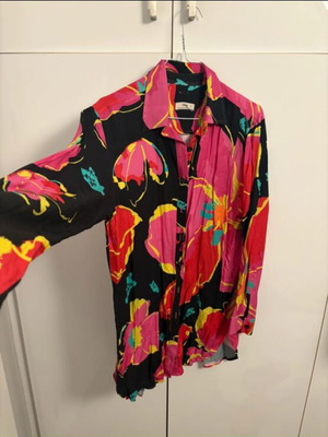 Maaji floral shirt like new, small, multicolored