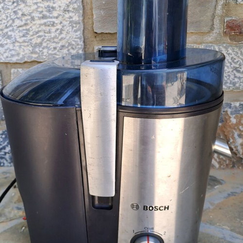 Bosch fruit juicer used