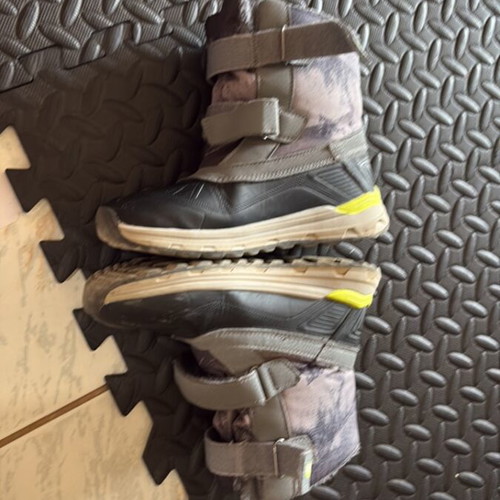 Kids winter boots, waterproof, size 33, black