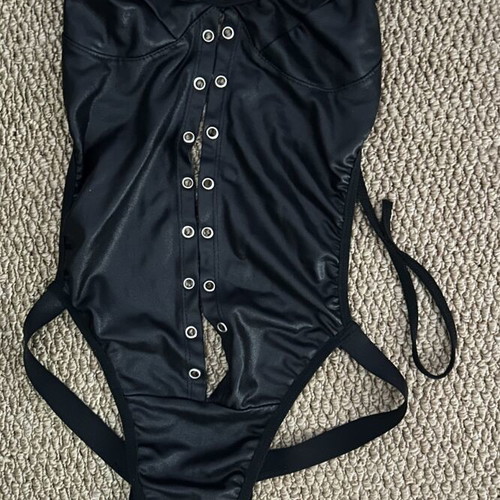 Black swimsuit bodysuit size M like new