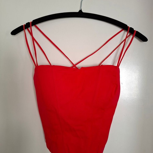 Decoro crop top new with padding and straps red one size