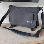 Lyc Sac City Strappy messenger shoulder bag, black
