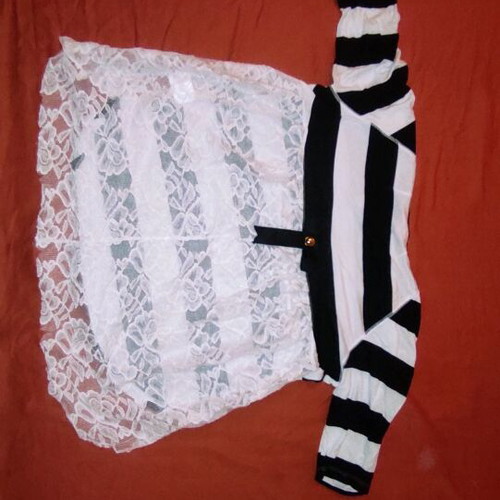 Lynne lace back top small like new