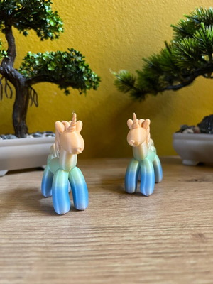 Set of two decorative Rainbow unicorns 7 cm new