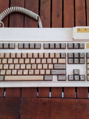 Acorn Archimedes keyboard used