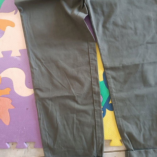 Benetton pants khaki with elastic waistband like new, size 46 large