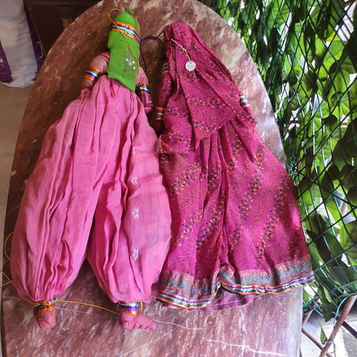 Indian couple dolls like new, 68cm man and 58cm woman