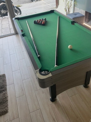 Billiard table like new, 1.75 x 1 m