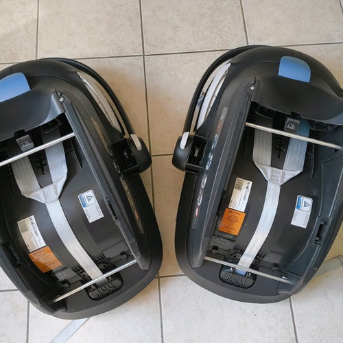 Cybex Aton M baby car seats (egg) like new, set of 2