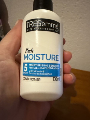 Tresemme sampoo &conditioner