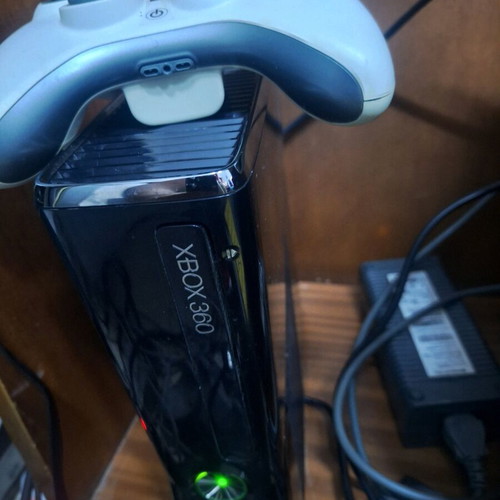 Xbox 360 Slim 500GB RGH used with controller and cables