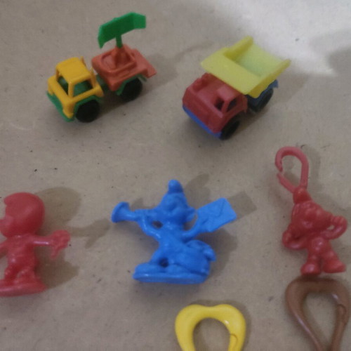 Lucky Cup collectible toys used, pack