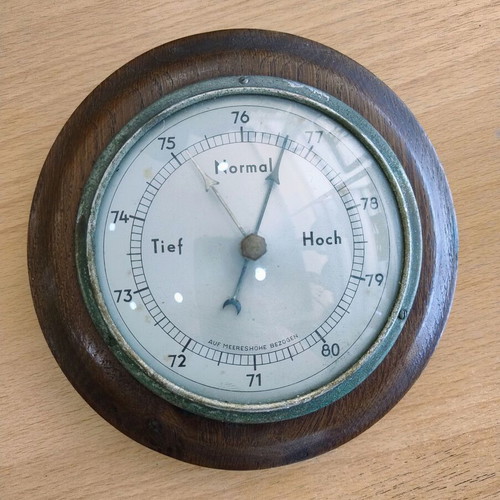 Antique barometer, diameter 14.5 cm
