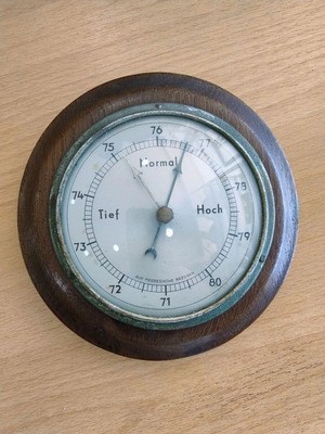 Antique barometer, diameter 14.5 cm