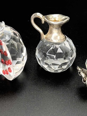 Decorative set with three crystal vintage miniatures like new
