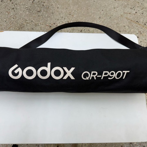 Godox Litemons 150bi with softbox 90QR like new
