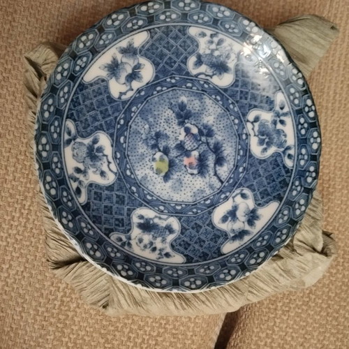 Porcelain plates with stand set of 6 new, made in Japan