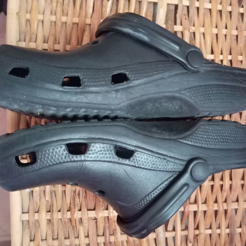 Unisex sandals size 39, like new, black