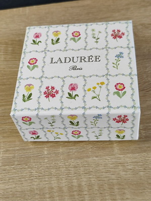LADUREE Paris άδειο κουτί συσκευασίας από macaron μεταχειρισμένο