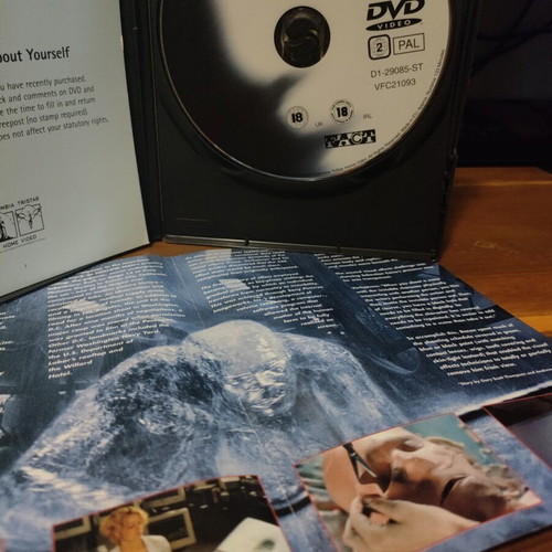 Hollow Man DVD used with Greek subtitles