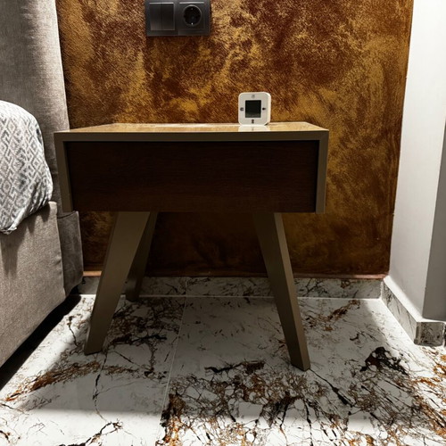 Entos nightstand like new with one drawer