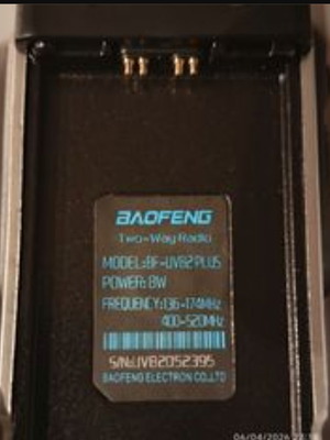 VHF/UHF 8W Transceiver new with accessories
