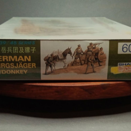 German Gebirgsjäger Dragon 1/35 new sealed kit with 5 figures and donkey