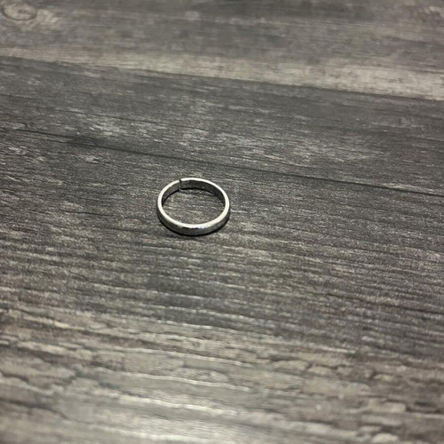 Silver ring brand new in excellent condition