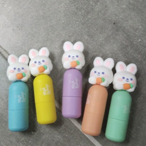 Highlighters new, assorted colors